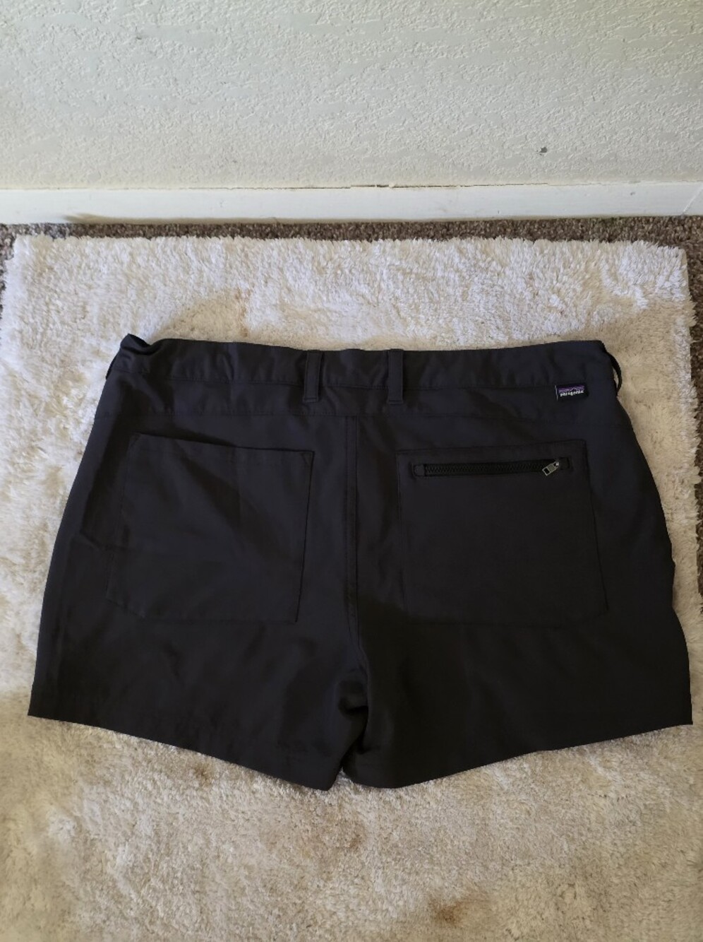 Patagonia Women's Dark Gray  Outdoor Stretch Bermudas Short Pant Size 12.
